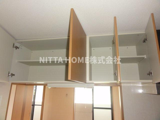 ロワールコートの収納|キッチンにも上部収納がついています◇