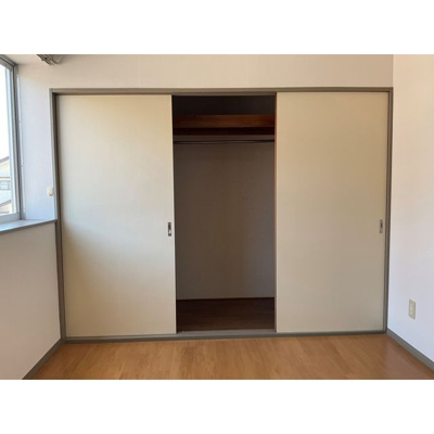 【内装】 | ガーデンムツミB | 内装は落ち着いています