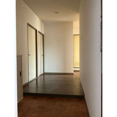 【玄関】 | ガーデンムツミB | 落ち着いた玄関です