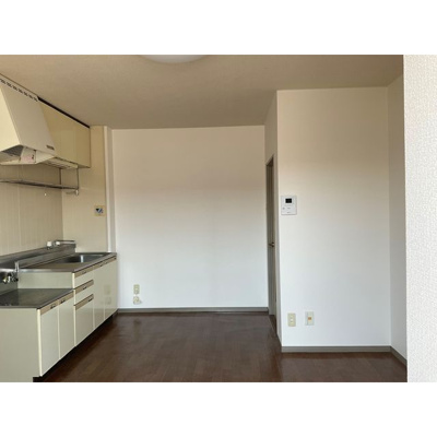 【居間・リビング】 | ガーデンムツミB | 居間です