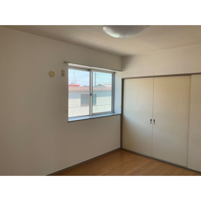 【居間・リビング】 | ガーデンムツミB | ゆったり過ごせる居間です