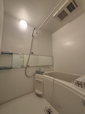 【浴室】 | Lino Mikage