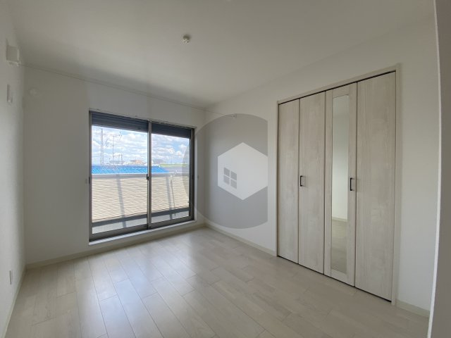 クリエオーレ寿町2の寝室