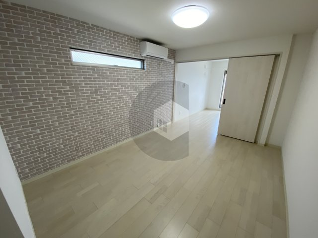 クリエオーレ寿町2の居間・リビング