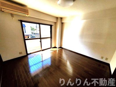 【洋室】 | レジデンスイマイⅡ | 明るい洋室です