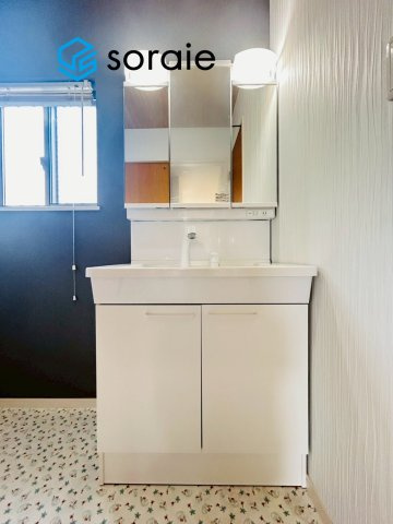 川越市小堤　中古住宅の独立洗面台