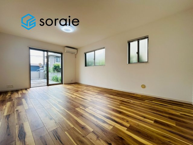 川越市小堤　中古住宅の居間・リビング