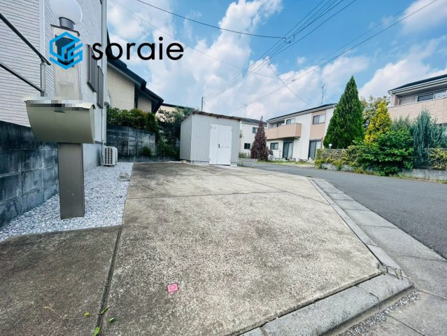 川越市小堤　中古住宅の駐車場