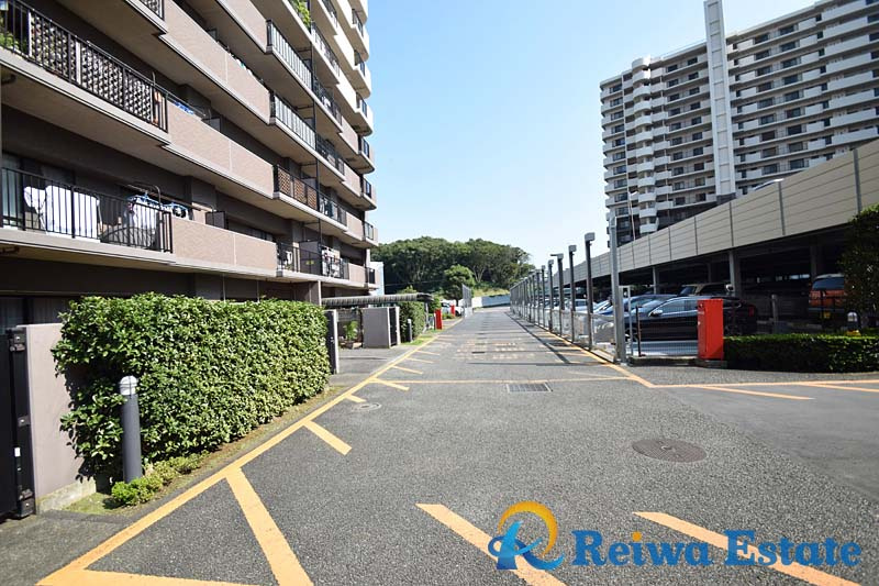 オクトス湘南茅ヶ崎グランドヒルの駐車場