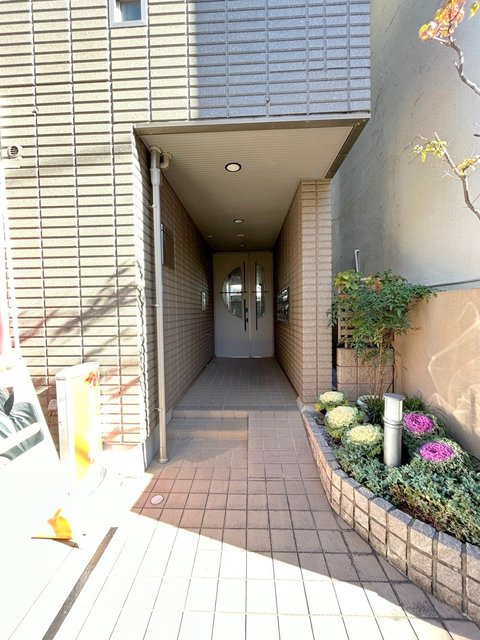 フォーチュン０９のエントランス|★オートロック付き★