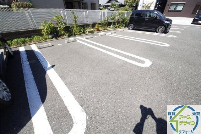 フラットワンの駐車場|駐車場に車を止められます