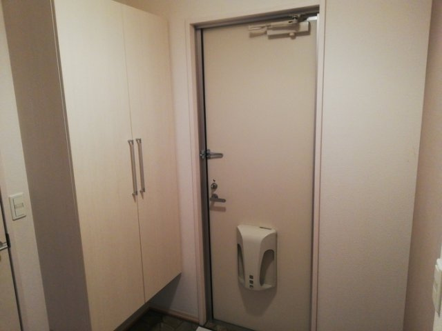 グラン・ドミール古賀 B棟の玄関|シューズボックス付きの玄関です☆