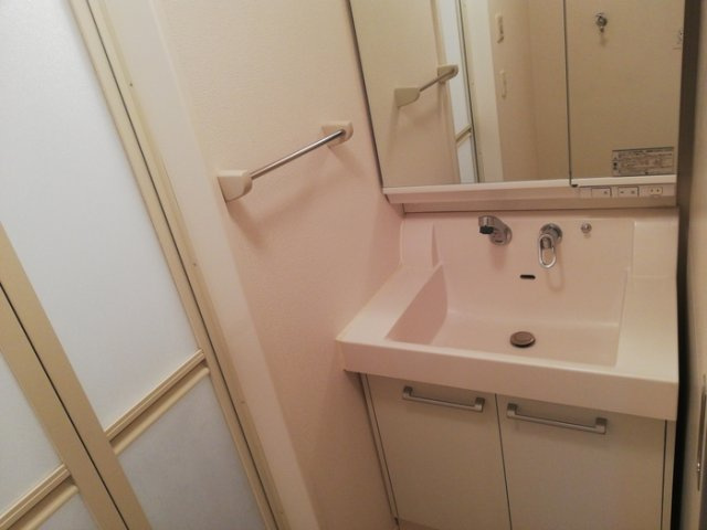 グラン・ドミール古賀 B棟の洗面所|広い洗面スペースです★