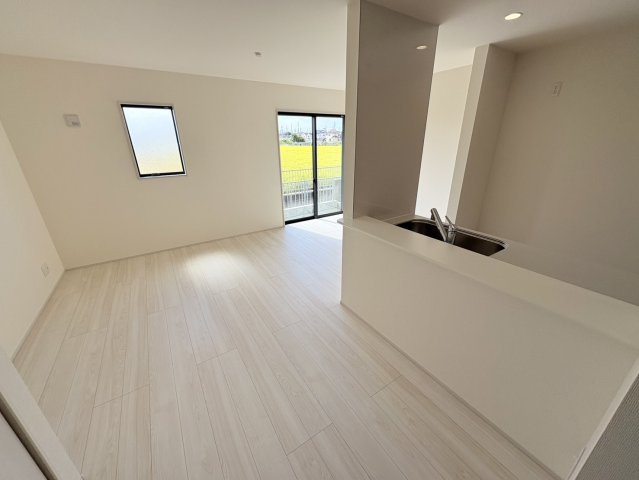 ☆神戸市西区玉津町高津橋　新築戸建☆の居間・リビング