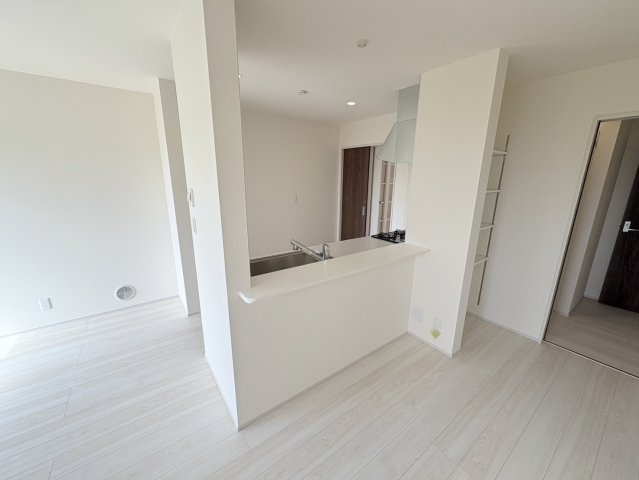 ☆神戸市西区玉津町高津橋　新築戸建☆の居間・リビング