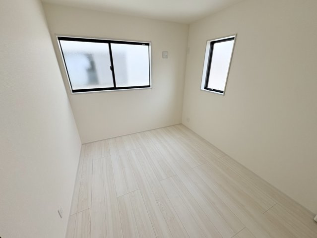 ☆神戸市西区玉津町高津橋　新築戸建☆の洋室