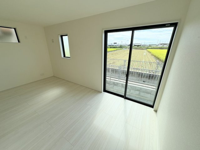 ☆神戸市西区玉津町高津橋　新築戸建☆の居間・リビング