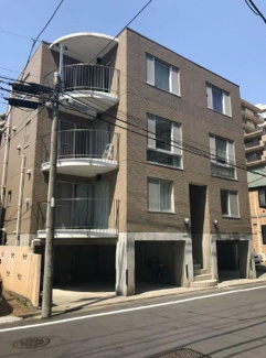 【外観】 | 鉄筋コンクリート造のがっちりとした建物。