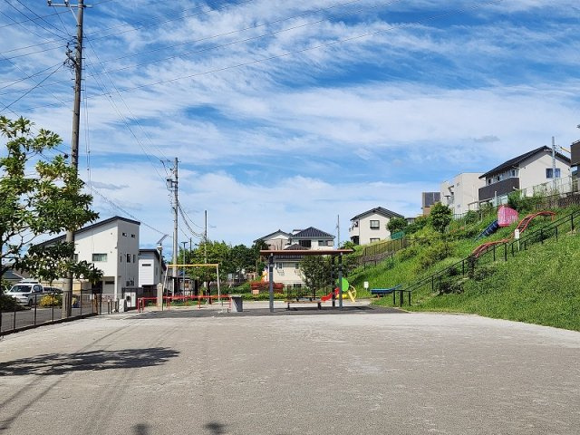 グレースメゾン小牧ヒルズの周辺|マンションの東側には公園があります