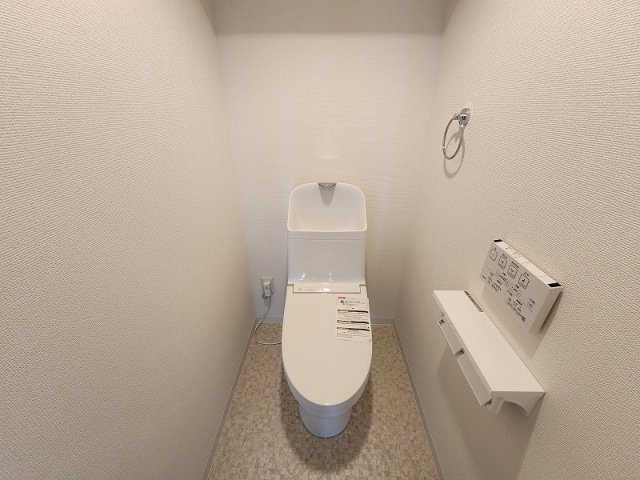 グレースメゾン小牧ヒルズのトイレ|新品の温水洗浄暖房便座です