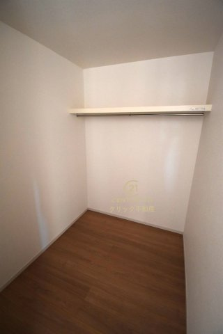 ケイアイフィット　那珂市菅谷　11期 　限定1棟！の収納|ウォークインクローゼットは自由度の高い収納スペース。服だけでなく、帽子やバッグなどもまとめて管理することができます。おしゃれが楽しくなりますね♪