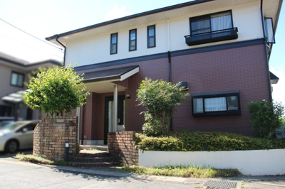 【外観】 | 大津市和邇春日1丁目879-22　中古戸建 | 建物玄関