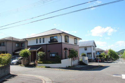 【前面道路含む現地写真】 | 大津市和邇春日1丁目879-22　中古戸建 | 三方角地で通風・採光良好です