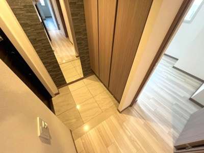 【玄関】 | ワコーレフェリズ西岡本