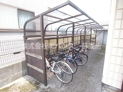 【設備】 | メディパル | 屋根付きの駐輪場完備