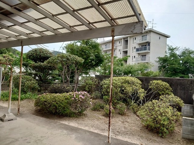 玉野市玉原1丁目の庭