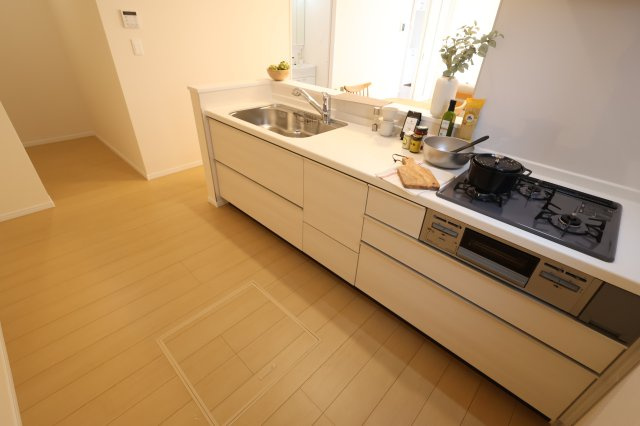 《仲介手数料無料》上尾市中分１丁目27-6新築一戸建てハートフルタウンのキッチン