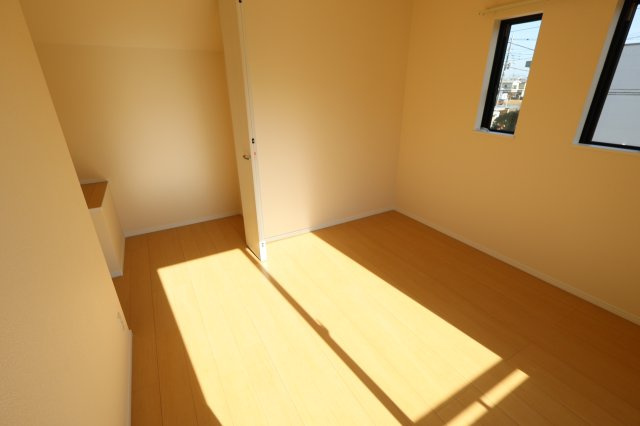 《仲介手数料無料》上尾市中分１丁目27-6新築一戸建てハートフルタウンの洋室