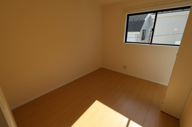 《仲介手数料無料》上尾市中分１丁目27-6新築一戸建てハートフルタウンの洋室