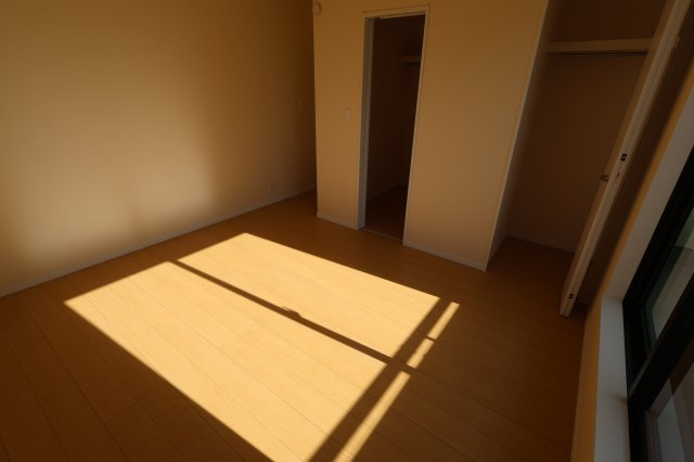 《仲介手数料無料》上尾市中分１丁目27-6新築一戸建てハートフルタウンの洋室