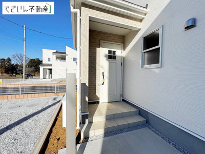 【玄関】 | Livele Garden.S寄居町露梨子　新築住宅 | ≪5号棟≫
現地(2025年12月撮影)