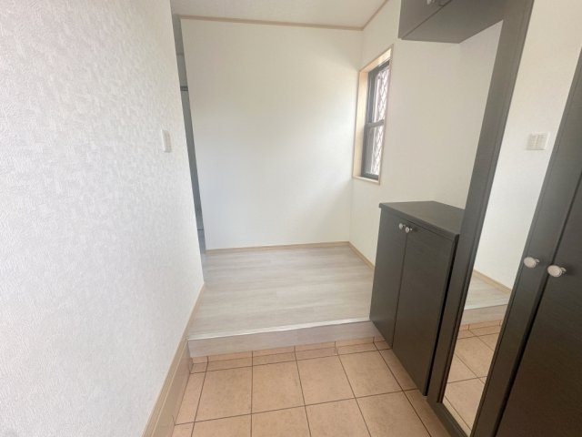 三宅町戸建の玄関