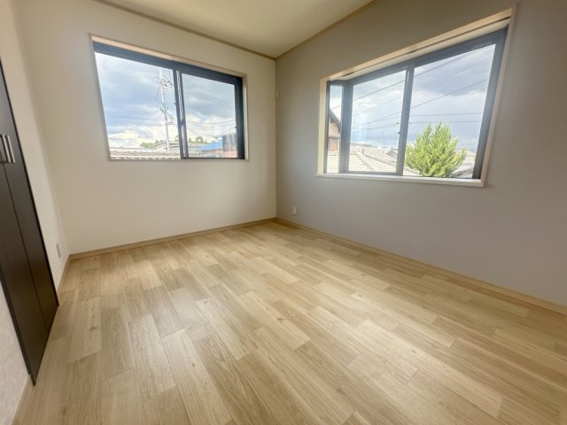 三宅町戸建の洋室