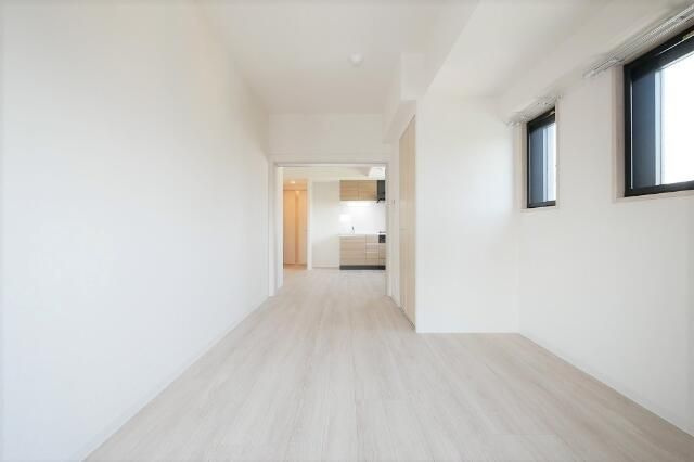 ＲＹＯＧＯＫＵ　ＳＴＡＴＩＯＮ　ＲＥＳＩＤＥＮＣＥの居間・リビング