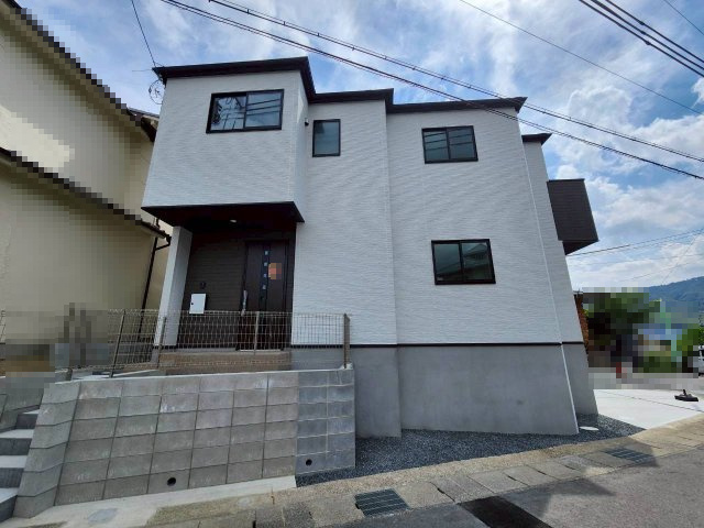 【価格改定】長岡京市奥海印寺東山1期の外観|令和7年8月建物完成！
二方角地で日当たり・通風良好です(^^♪