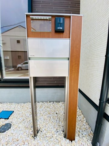 ブルーミングガーデン／東区上南部２丁目／２号棟のエントランス|お客様の顔を見て応対できる安心感のあるテレビモニター付きインターフォン。
