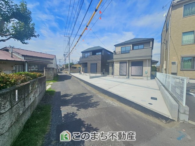 ハートフルタウン宇都宮市上戸祭町2期　A号棟の前面道路含む現地写真