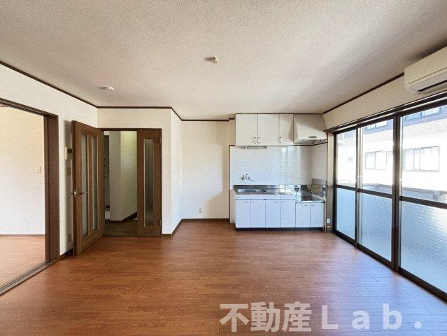 シャルマン野口　A棟の居間・リビング