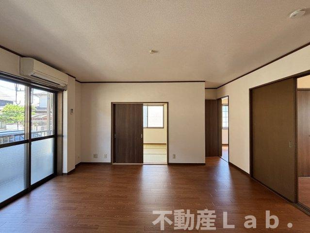 シャルマン野口　A棟の居間・リビング