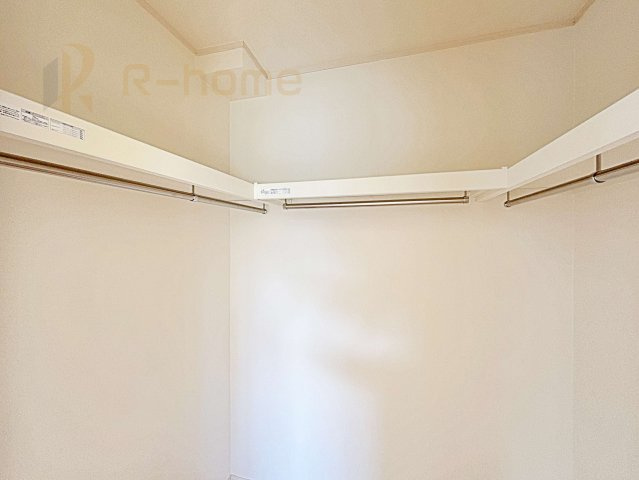 流山市西平井　新築戸建て　A号棟の収納|人気のウォークインクローゼット！アウター類はもちろん、季節ものや寝具も収納できます！