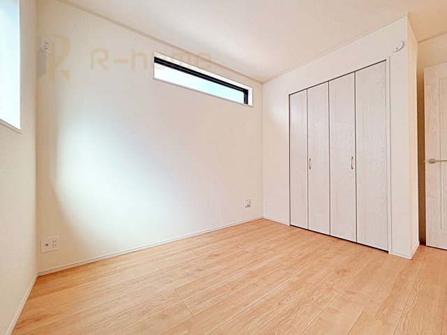 流山市西平井　新築戸建て　A号棟の洋室|どんな部屋家具も合わせやすいシンプルな洋室！
たっぷりの日差しと心地よい風が舞い込む住まい♪