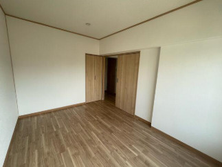 高木マンションの洋室