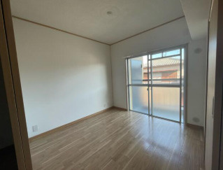 高木マンションの洋室