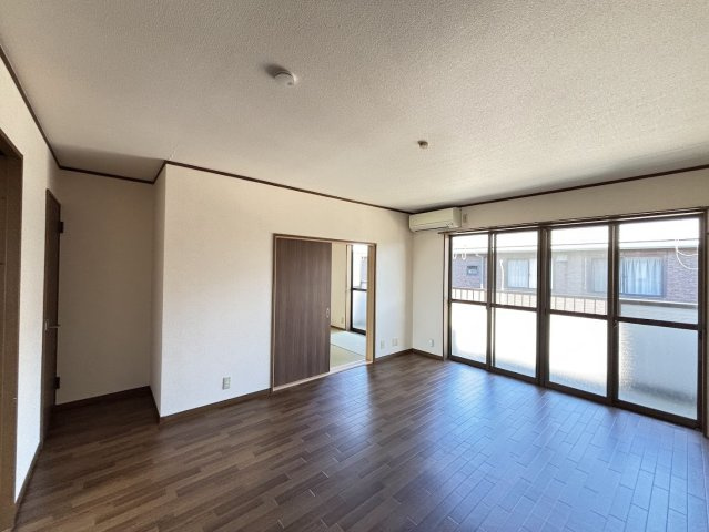 シャルマン野口　A棟の居間・リビング