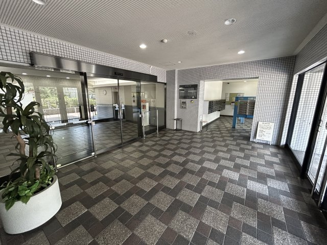 朝霧パーク・ホームズのエントランス