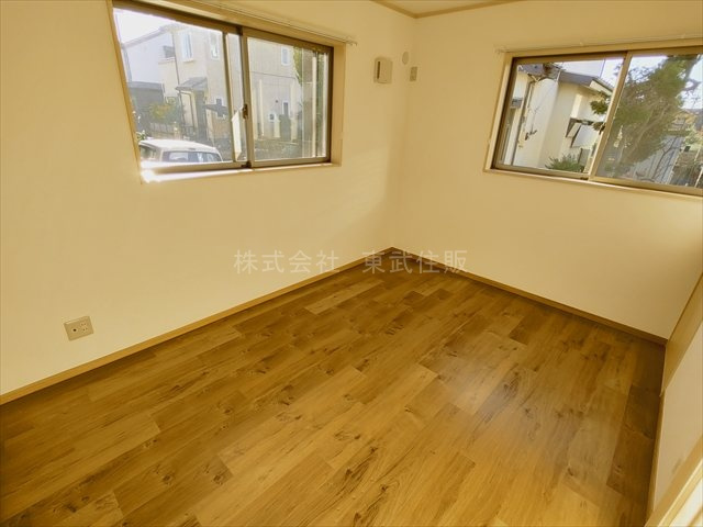 【洋室】 | 川越市砂久保 | 1階6.0帖、落ち着いた色調の洋室です